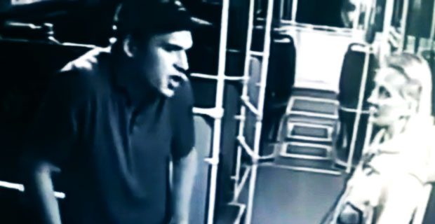 Bolesny cios w twarz rosyjskiej kontrolerki biletów