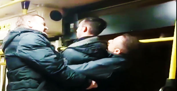 Kanary w Bytomiu i ujęcie gapowicza