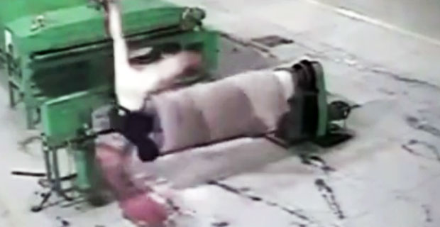 Zakleszczony pracownik wiruje w maszynie ponad 3 minuty